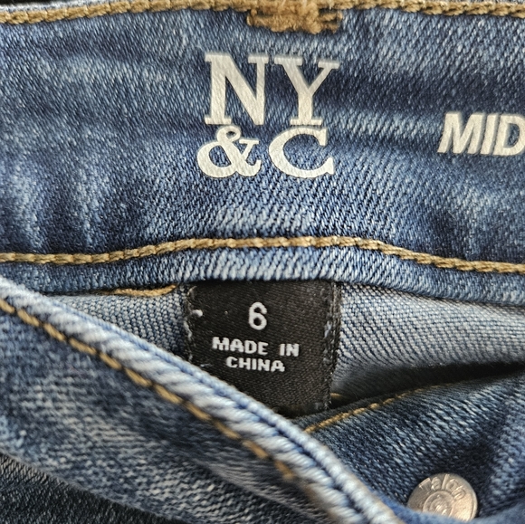 NY&C distressed jean shorts - Picture 3 of 3